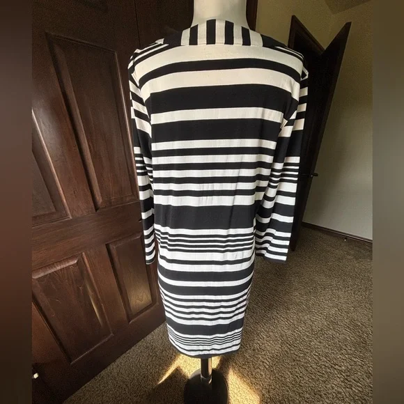 Women’s Coolibar Oceanside Tunic Black and White Striped Dress Sz M - Picture 4 of 10